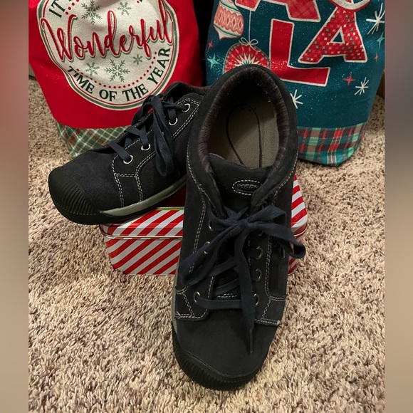 Keen Shoes - Keen navy blue tennis shoes sz 9 worn 1x